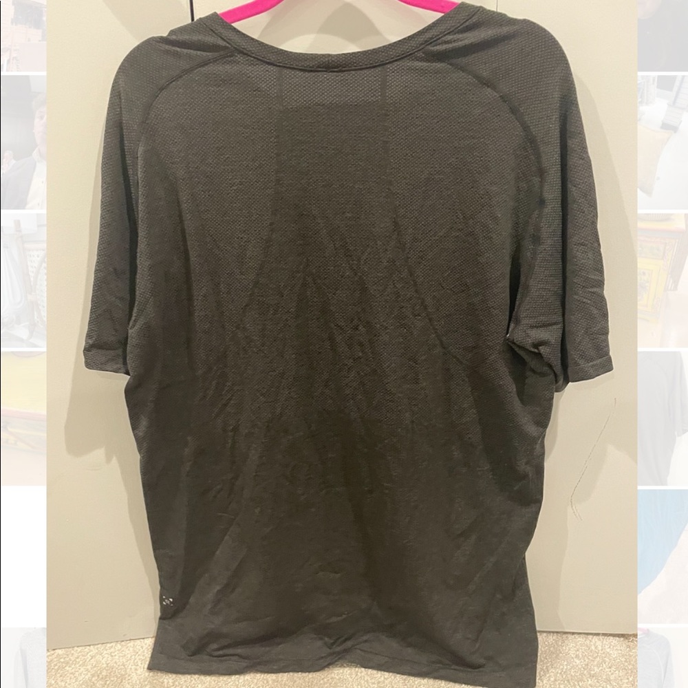 Mens size XL Lululemon t shirt
